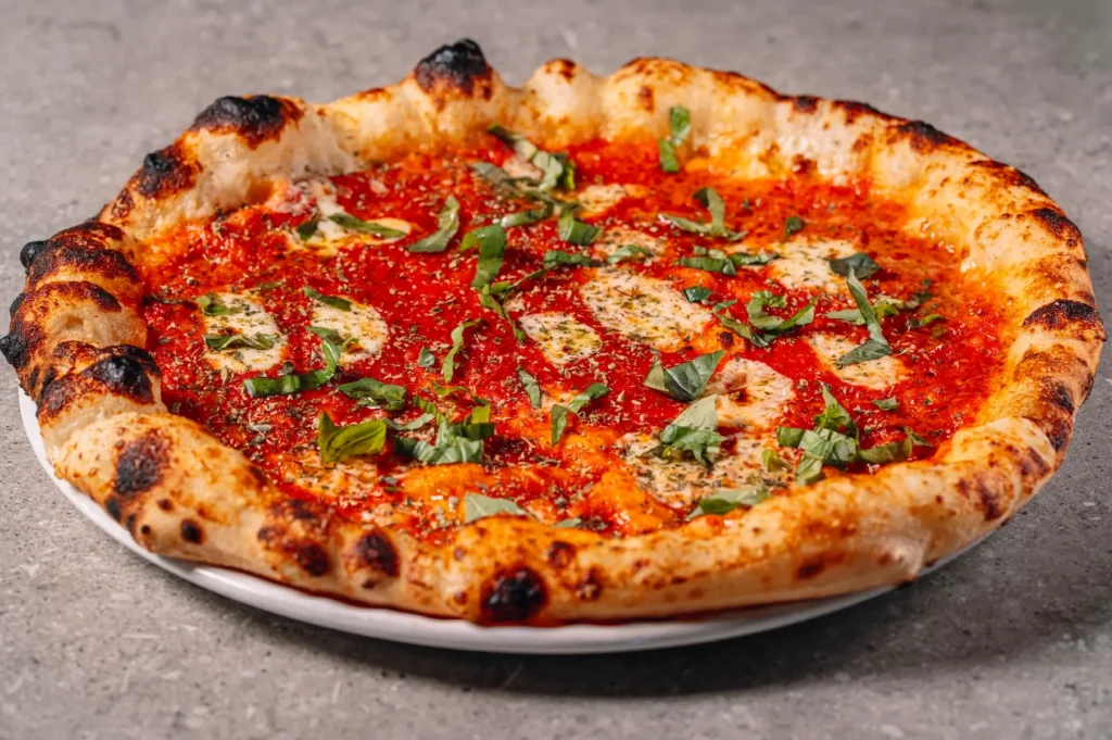 Ivano Veccia_pizza 1_© Lisola Pizzeria